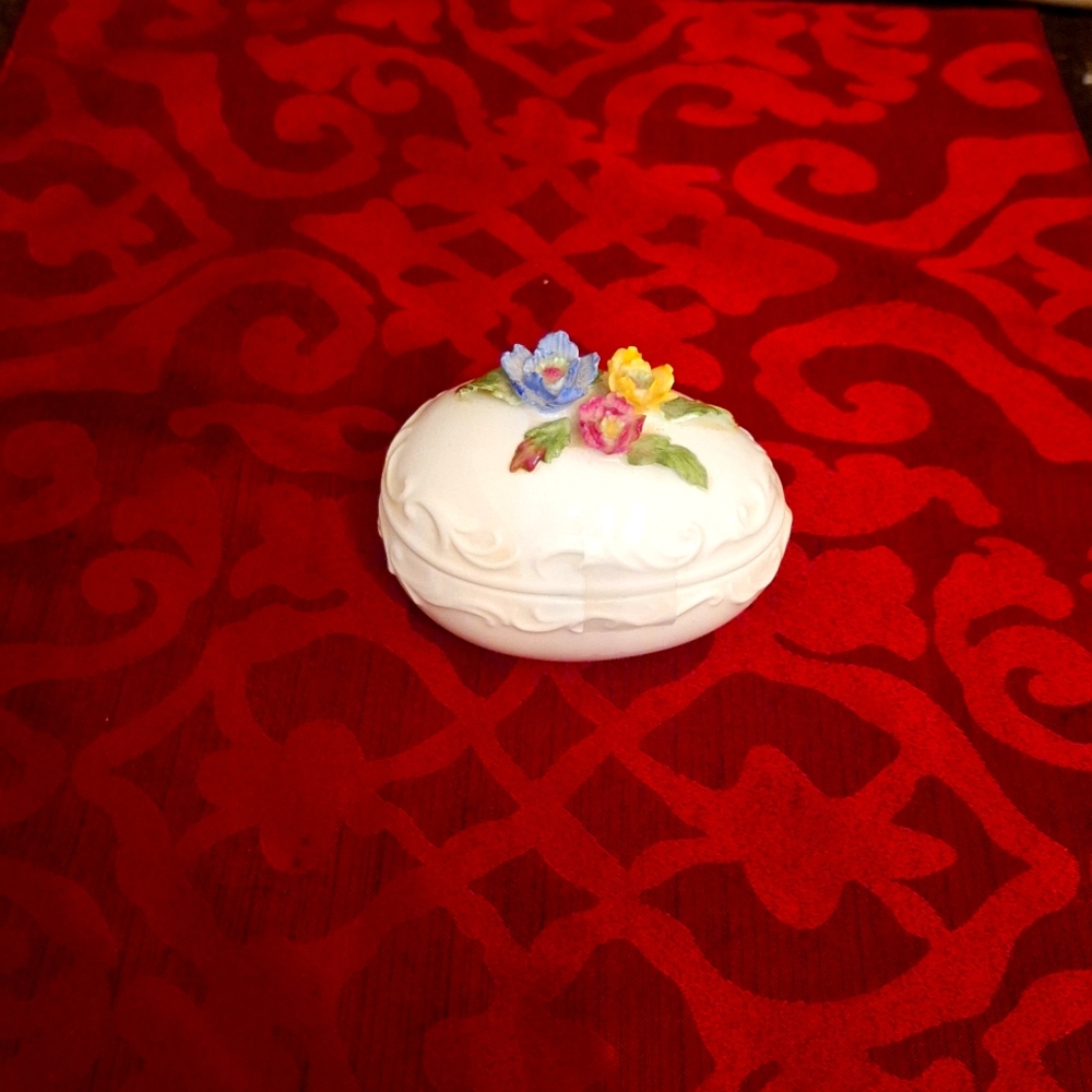 Towle Fine Bone China Egg